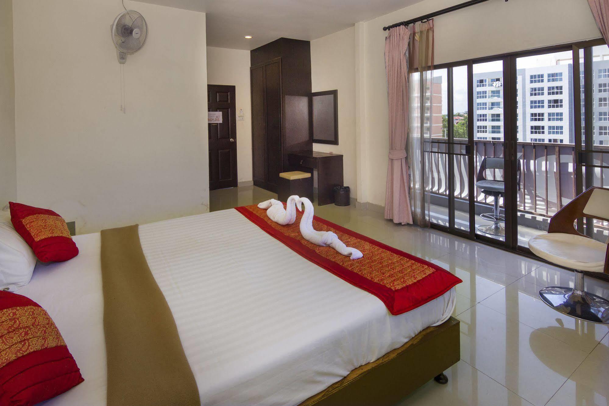 Royal Q & D Suites Pattaya Exteriér fotografie