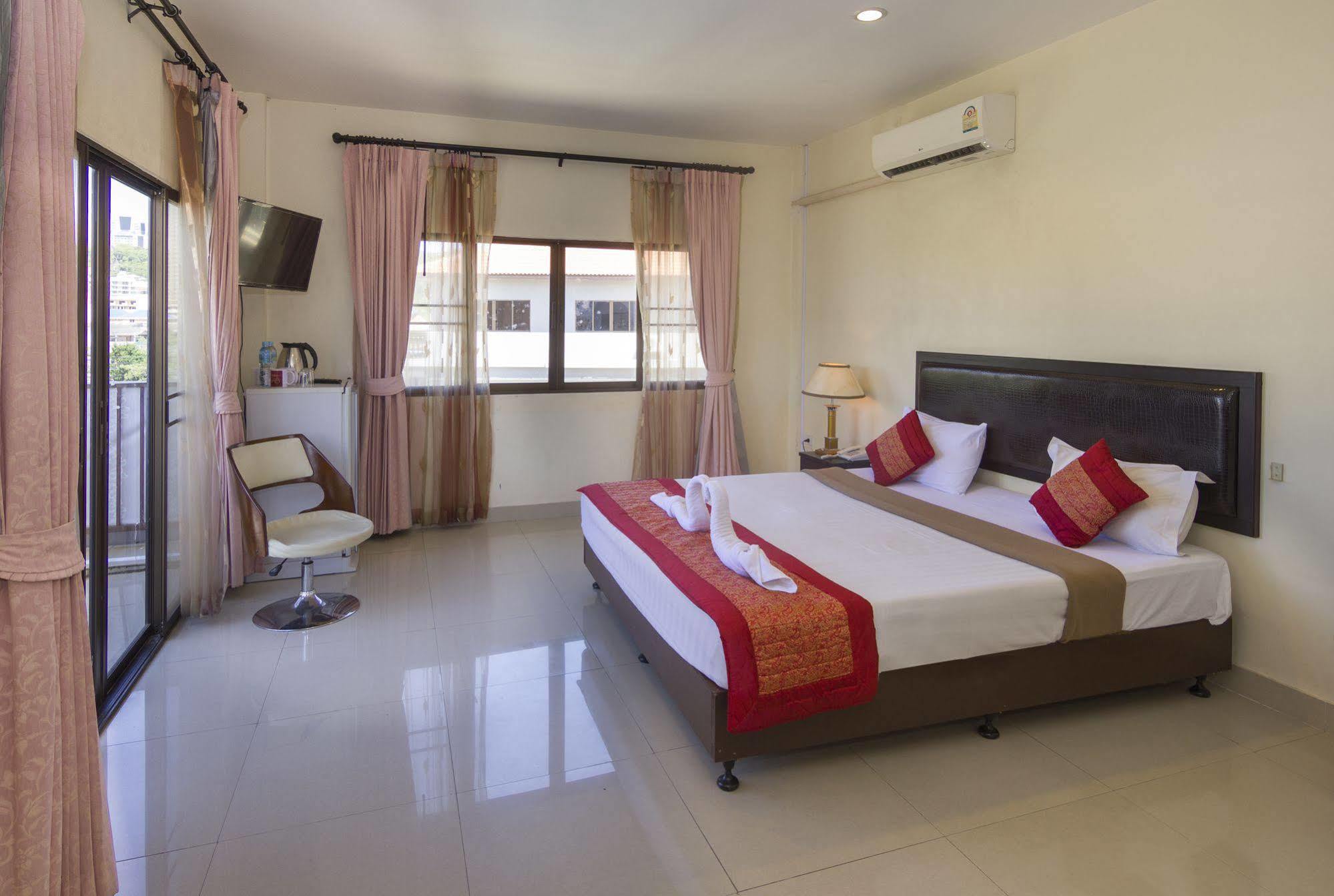 Royal Q & D Suites Pattaya Exteriér fotografie
