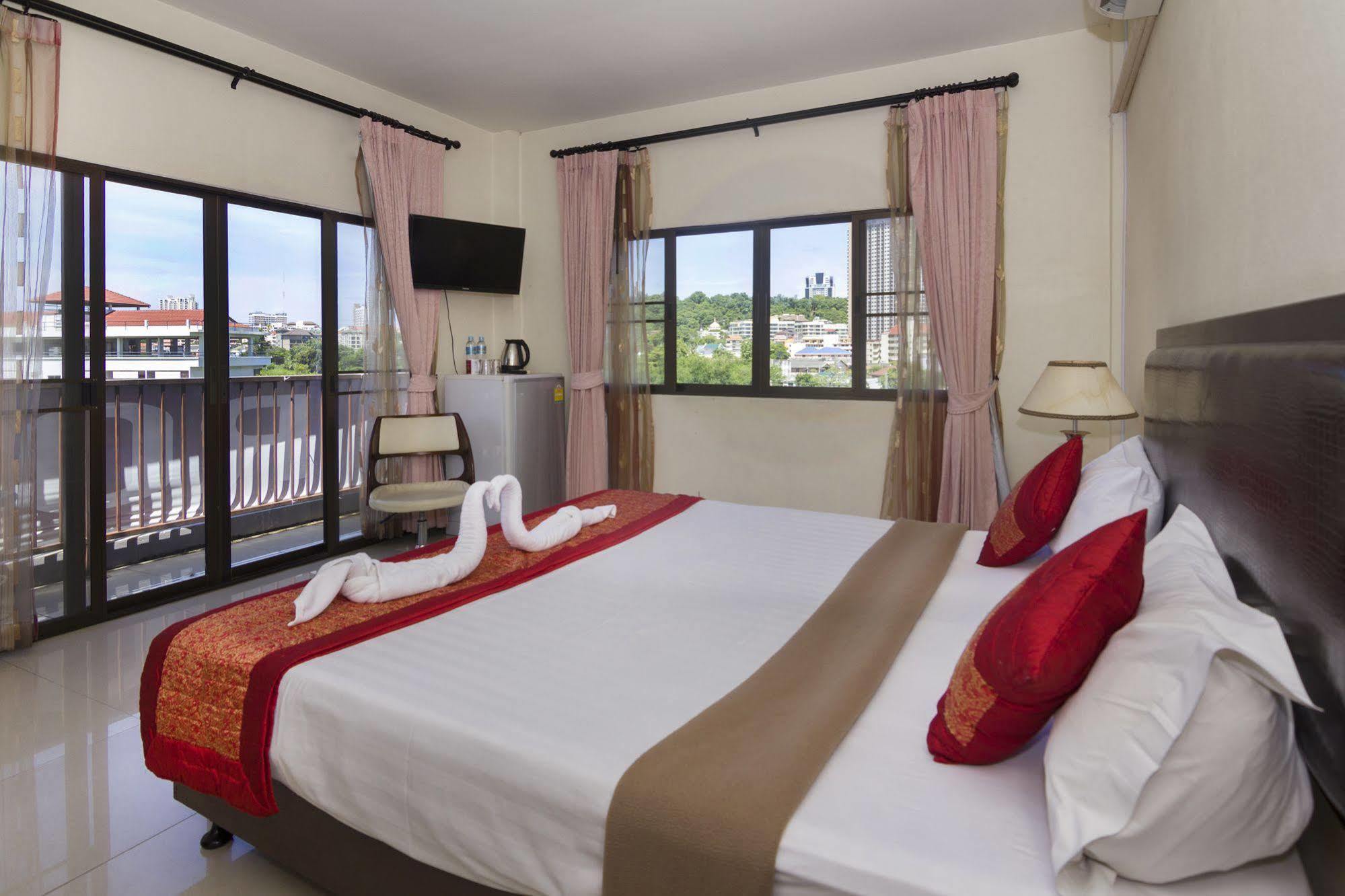 Royal Q & D Suites Pattaya Exteriér fotografie